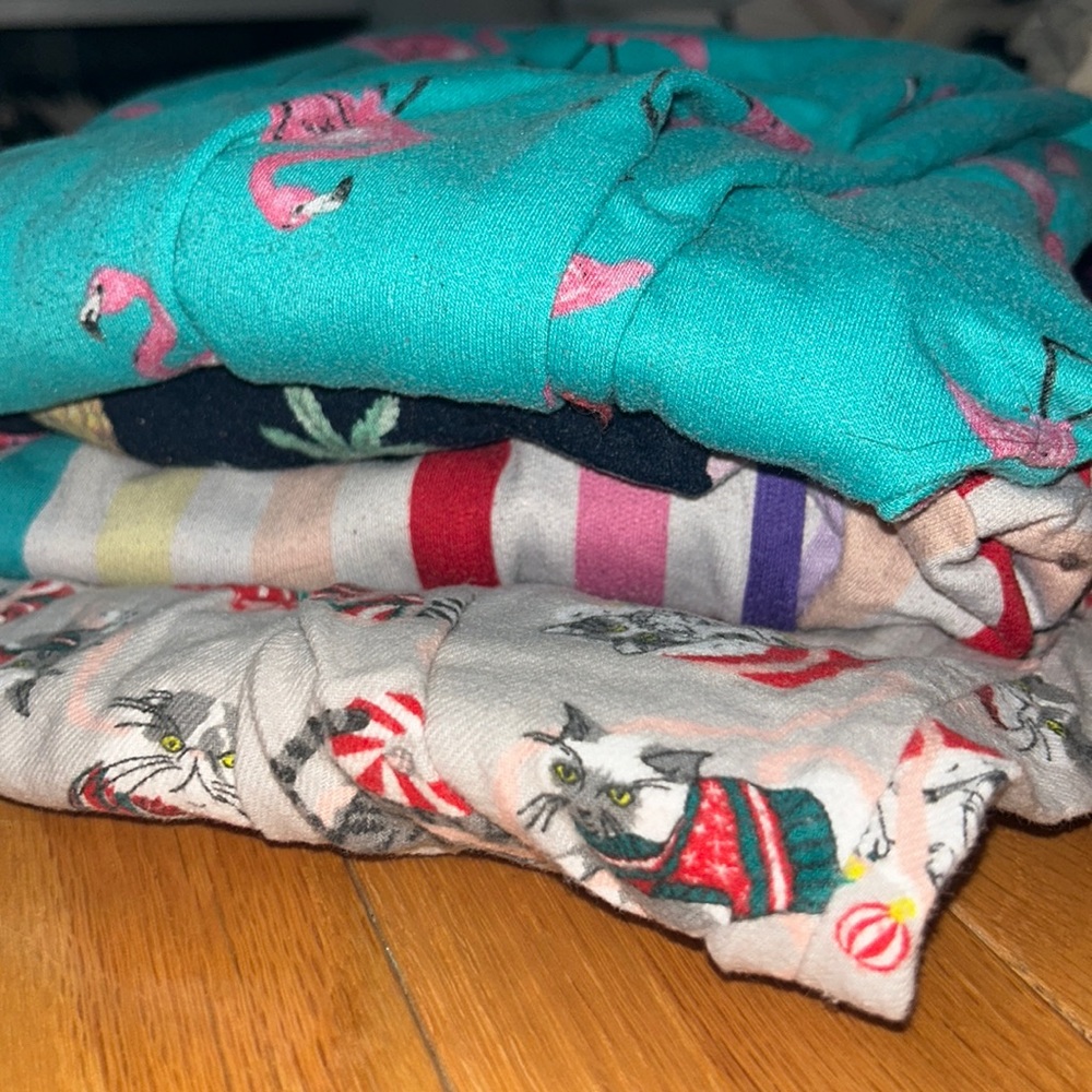 4 pajamas pants size 13/14 and XS from abercrombie and fitch kids and old navy